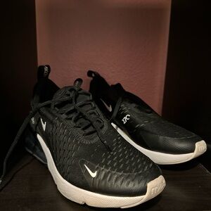 Black nike air max 270